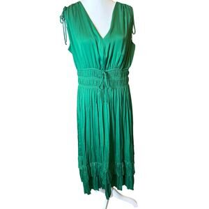 White House Black Market | Green Pleated Midi Dress | Med